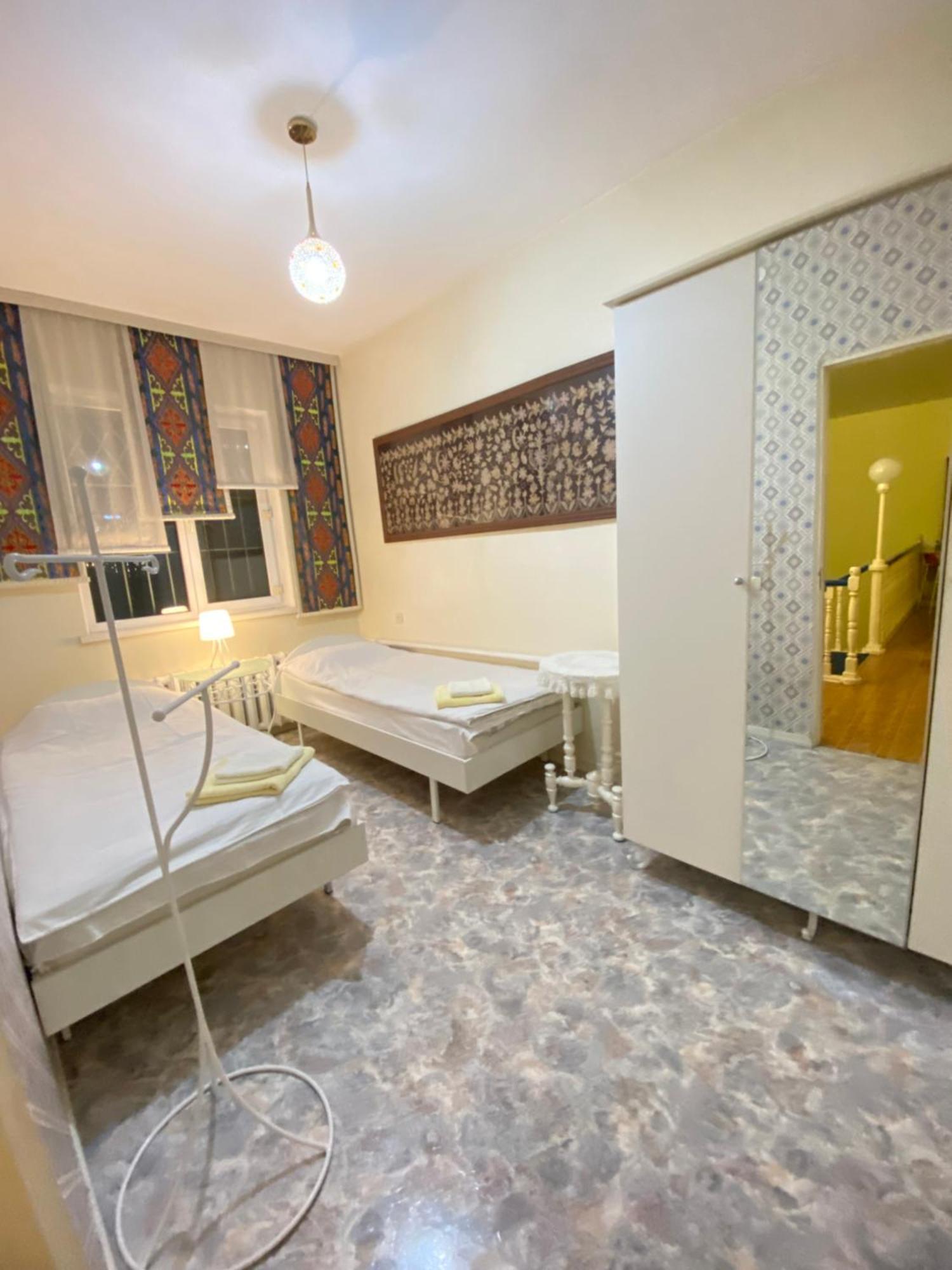 Хостел Особнячок Bișkek Exterior foto